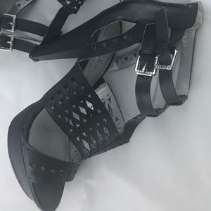 Guess Sandals size 7 women’s